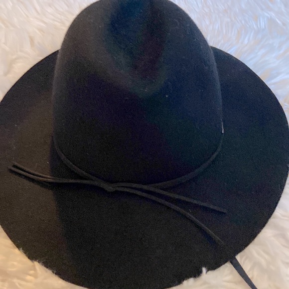 Gorge Black Hat - Picture 1 of 9